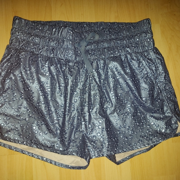 NWT Zyia High Rise Bubble Shorts - Picture 4 of 8